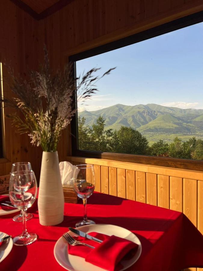 Glamping Wolf Mount Villa Margahovit Екстериор снимка